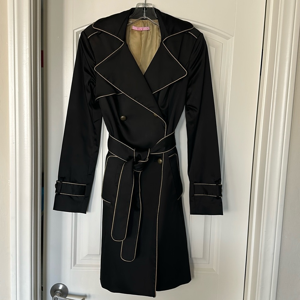 Women’s trench coat